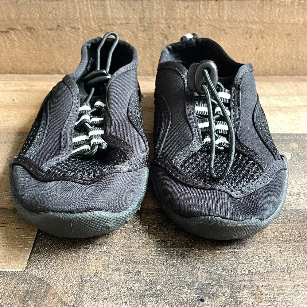 Youth Black Aqua Socks Size 11-12 Small